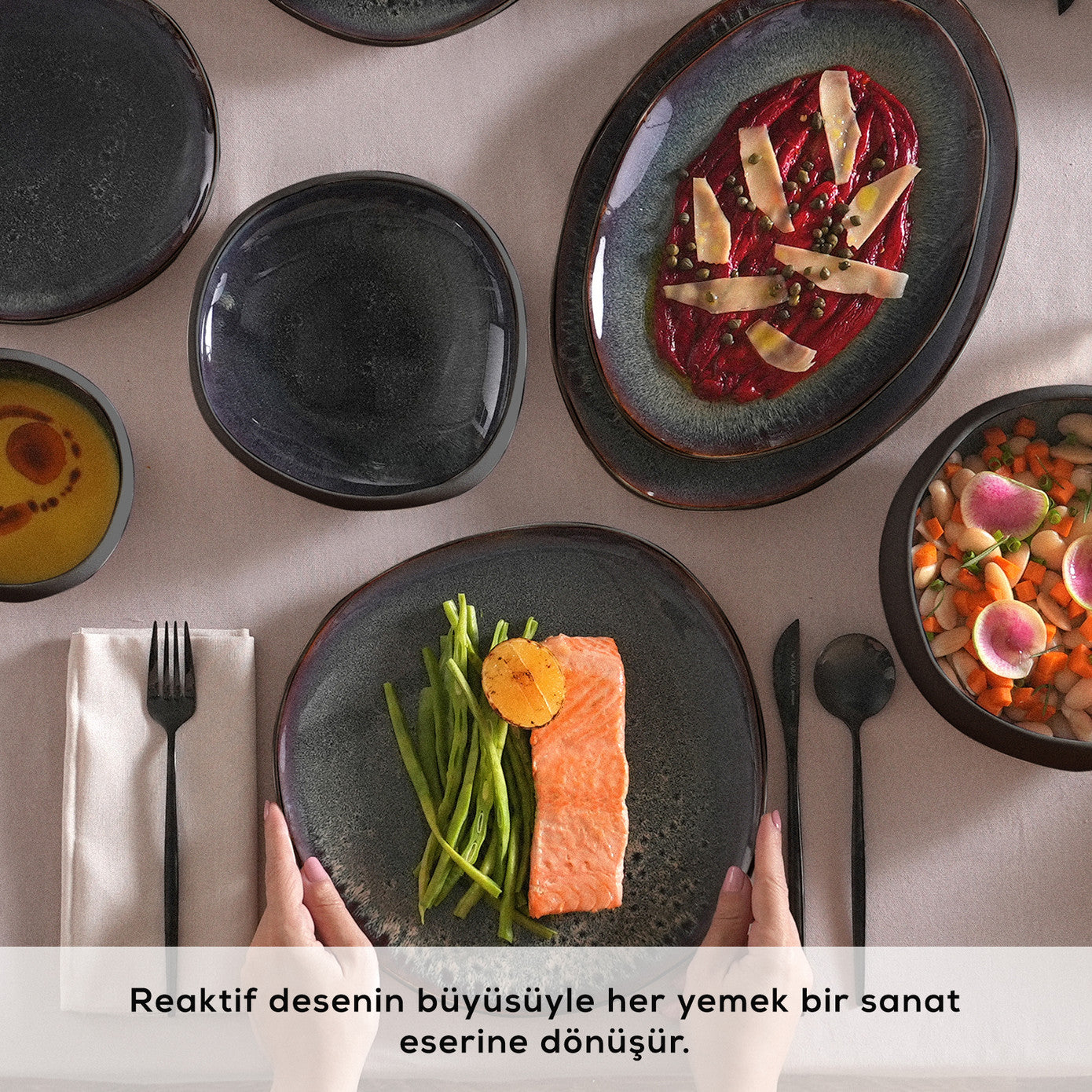 طبق تقديم جالاكتيك أسود 27 سم – تصميم فاخر