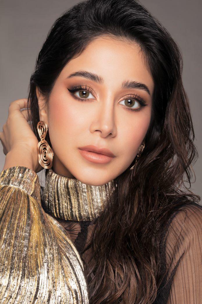 عدسات بيلا دايموند براون