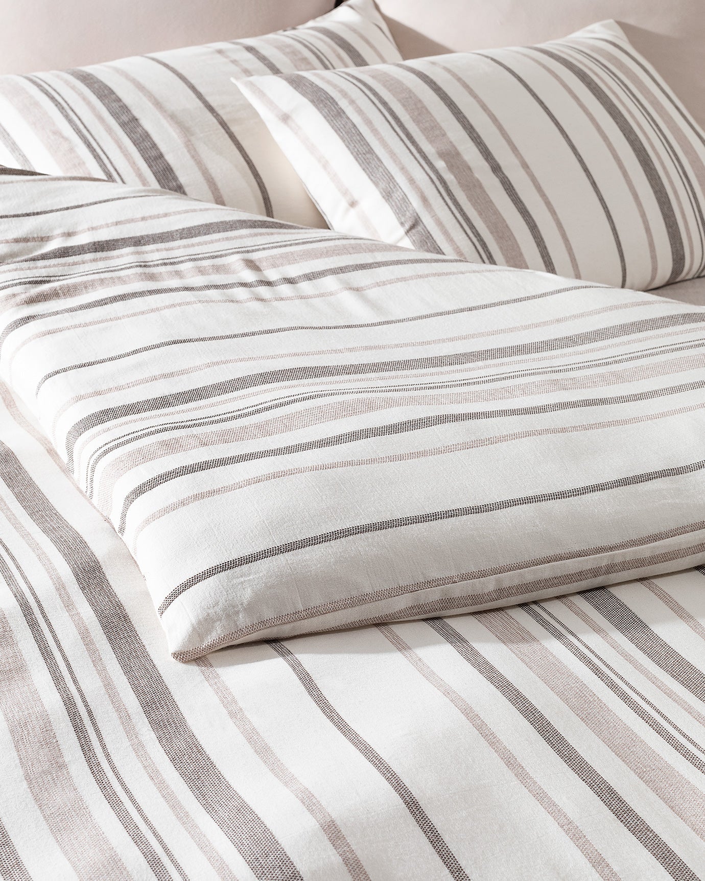 Colmar Double Size Dobby Duvet Cover Set - Madame Coco JO