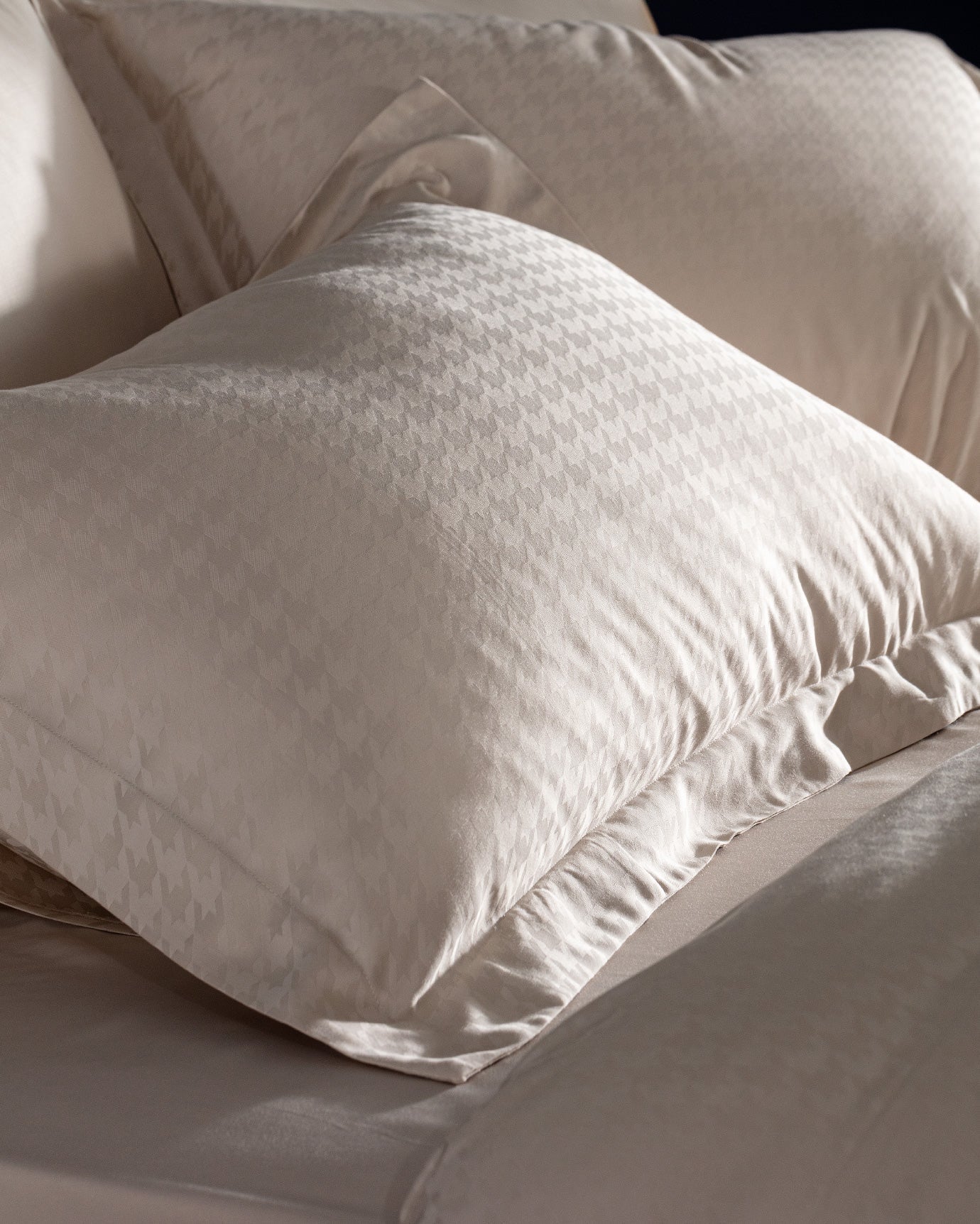 Lune Double Size Bamboo Satin Duvet Cover Set - Madame Coco JO
