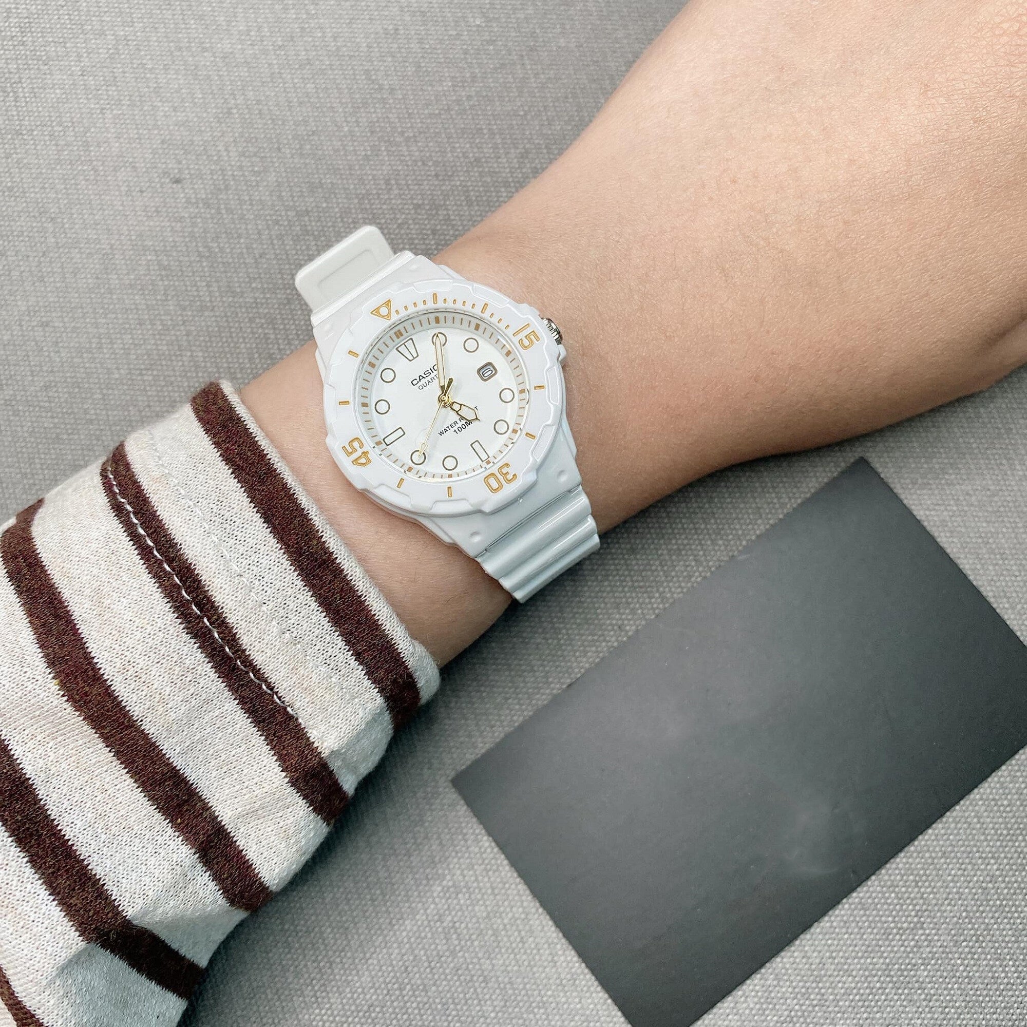 CASIO ANALOG SPORTS DATE RESIN 100M LADIES WATCH LRW-200H-7E2