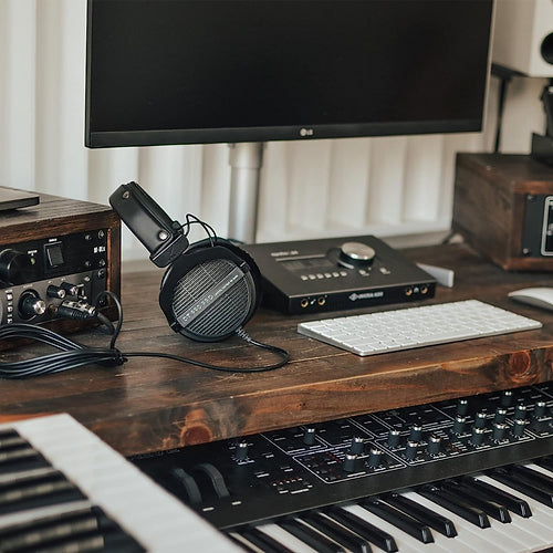 سماعات رأس Beyerdynamic DT 990 Pro 80 Ohm Over-Ear Studio