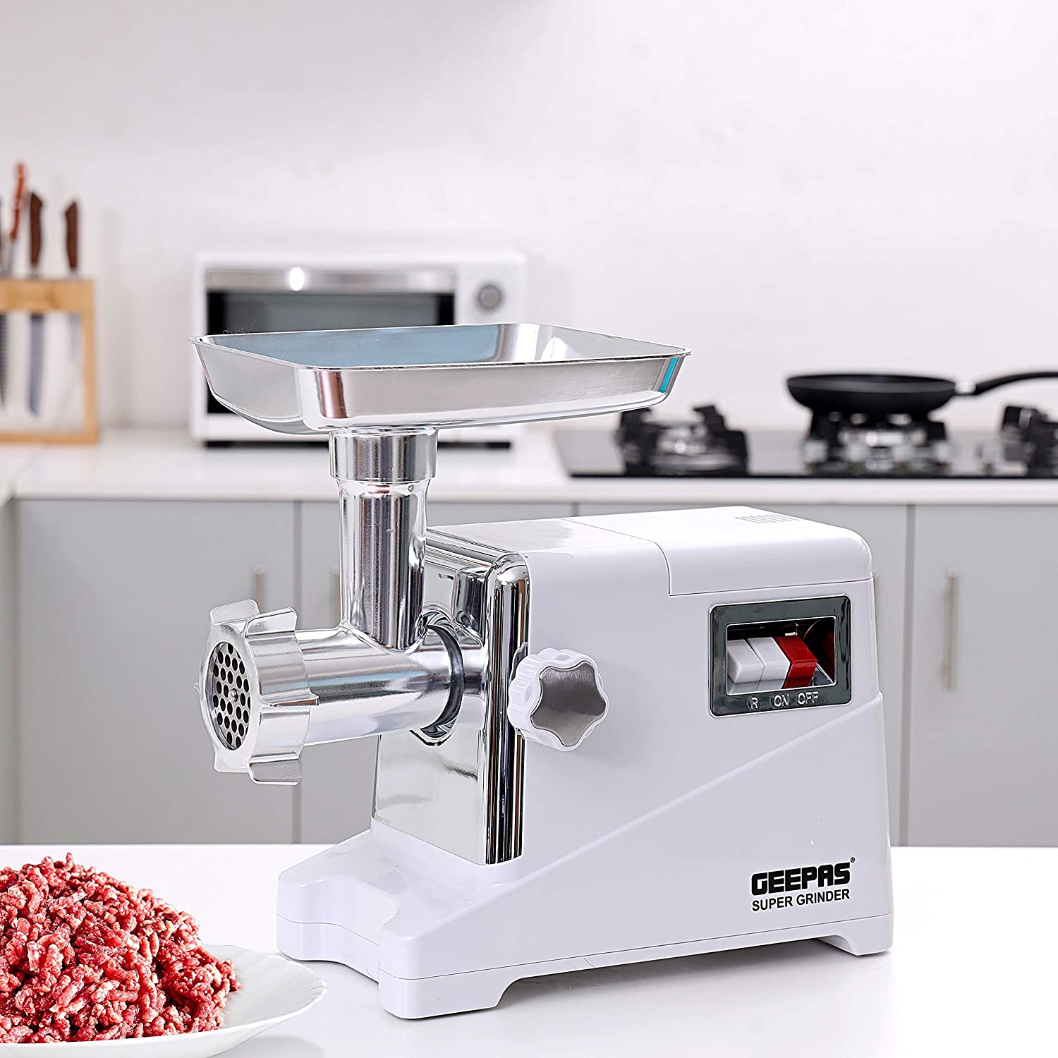 GEEPAS 3000W Meat Grinder with Steel Blades & Sausage Kit0