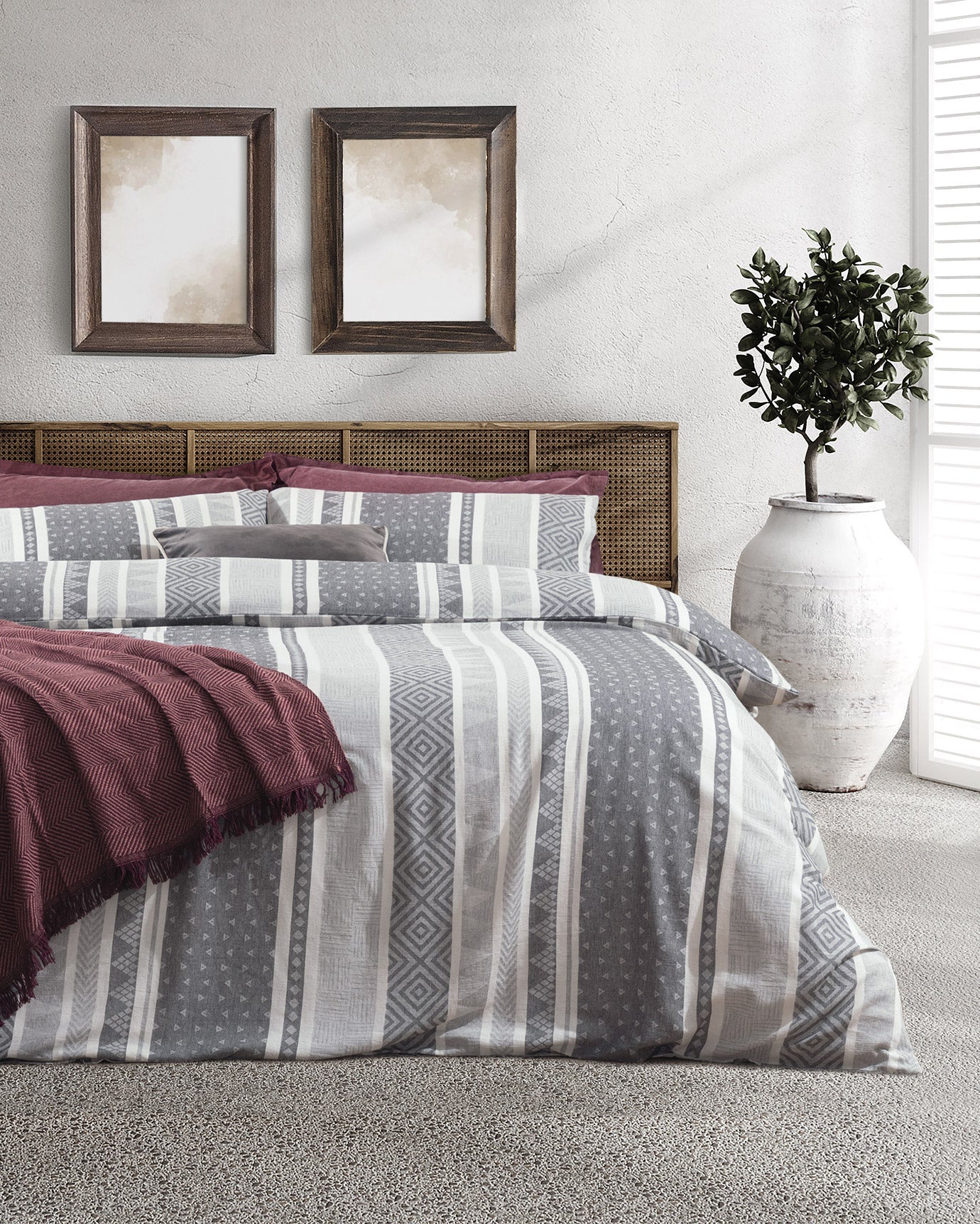 Semnoz King Size Jacquard Duvet Cover Set - Madame Coco JO