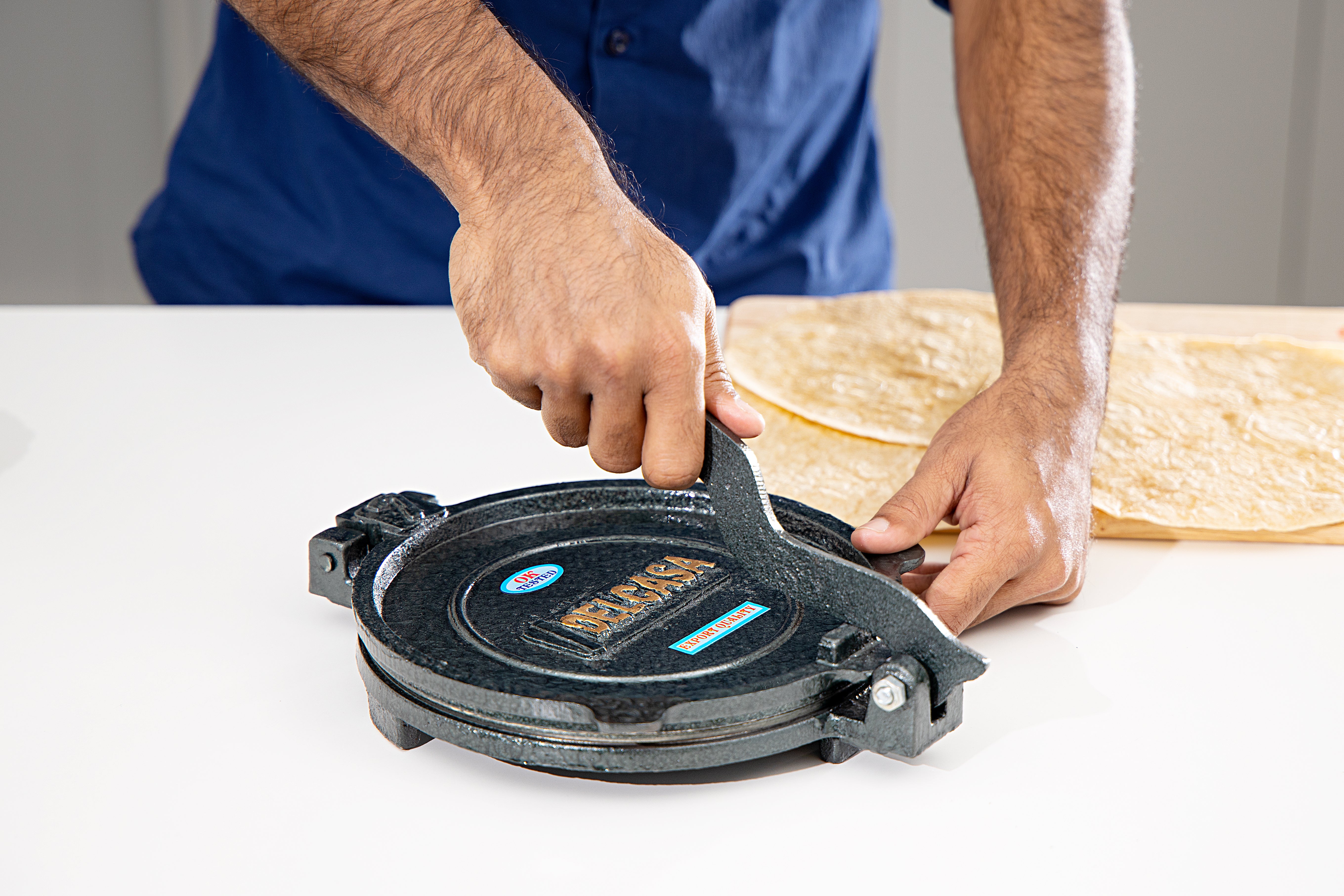 Delcasa Mexican Tortilla Press Cast Iron & Steel