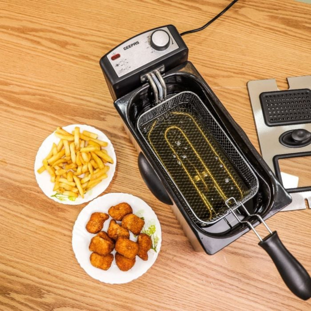 Geepas Compact Deep Fryer 3L Capacity 2180W Power
