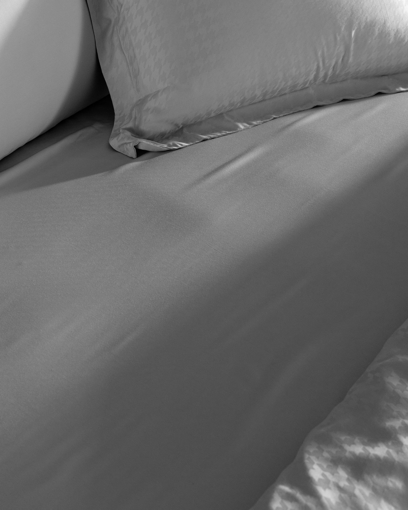 Lune Double Size Bamboo Satin Duvet Cover Set - Madame Coco JO