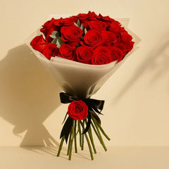 25 Roses – A Bouquet of Love & Elegance