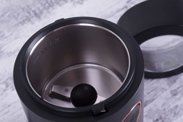 مطحنة قهوة كهربائية Berlinger Haus – بلاك روز