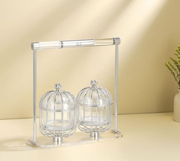 طقم مضيفة مع علبتين حلويات من Alfursan – أناقة الضيافة