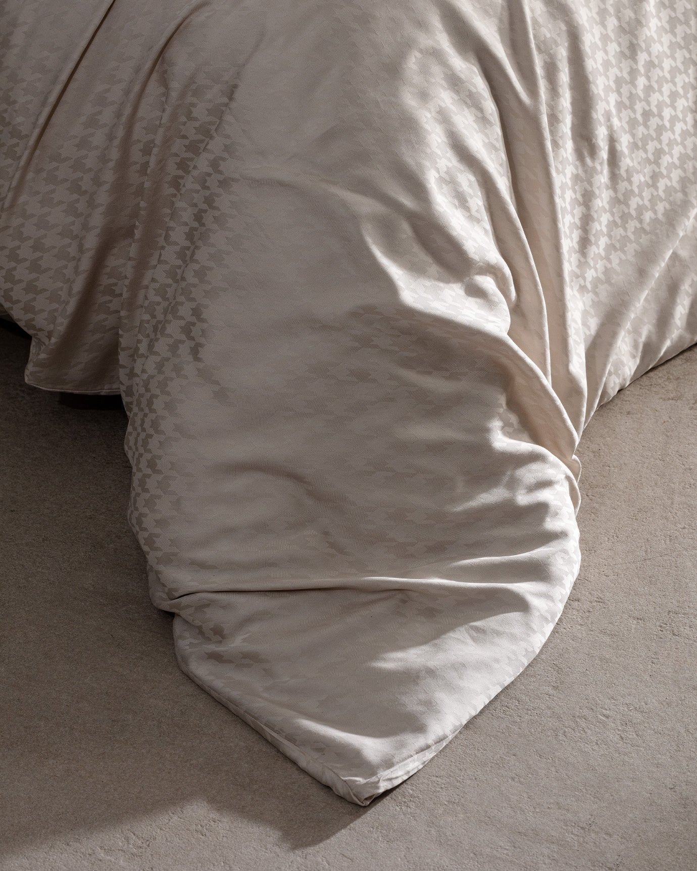 Lune Double Size Bamboo Satin Duvet Cover Set - Madame Coco JO