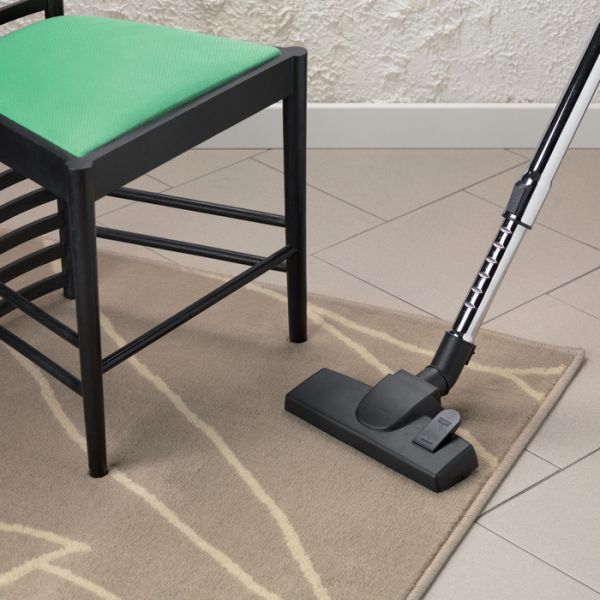 مكنسة كهربائية Ariete J-Force 2753 – 700 واط – أحمر وأسود