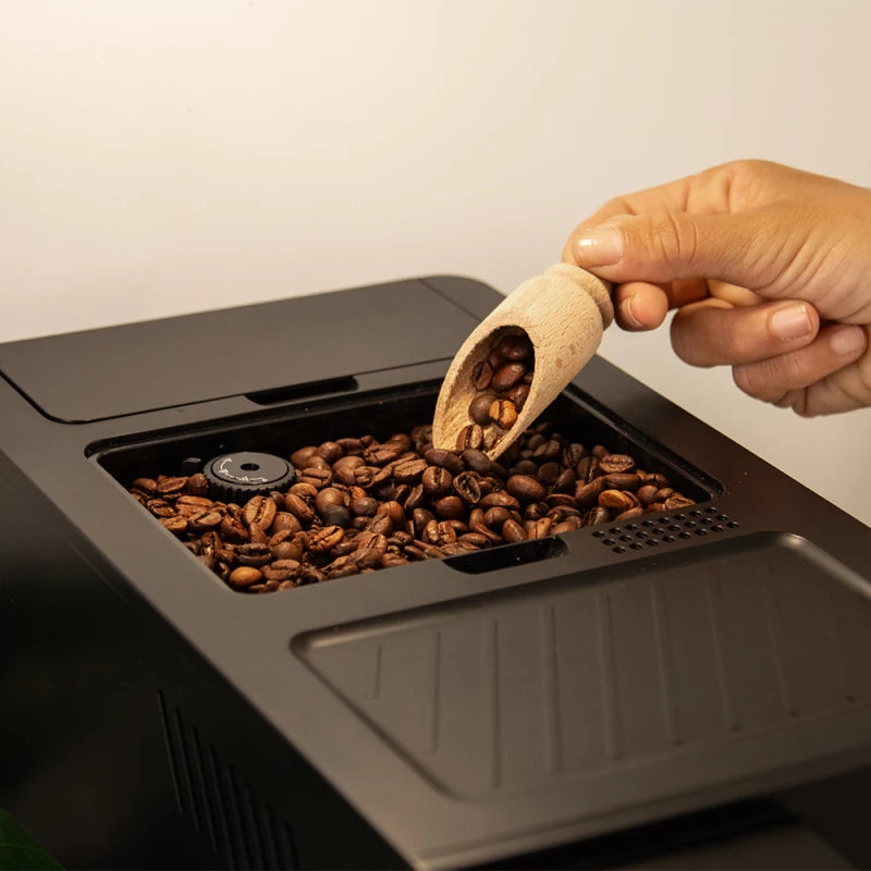 سيسوتيك Cremmaet Compactccino — ماكينة إسبريسو سوبر أوتوماتيك من الحبة للكوب بضغطة واحدة