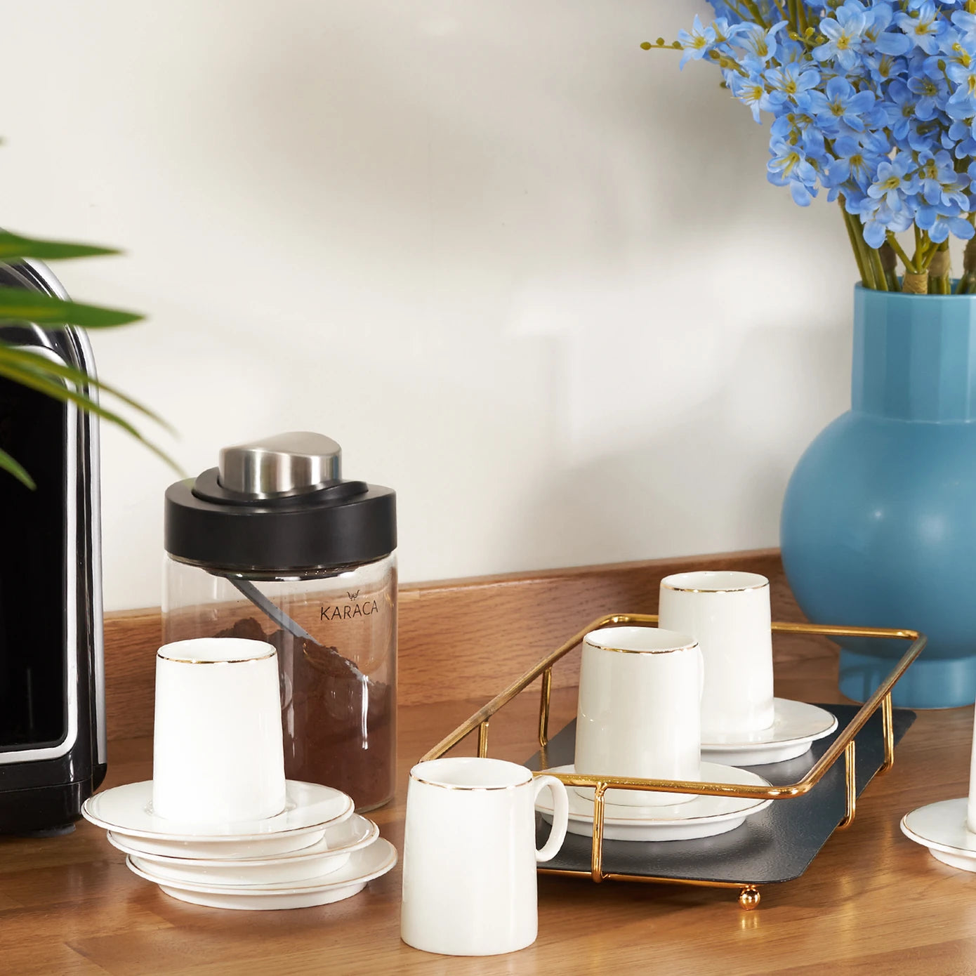 طقم فناجين قهوة كاراجا سنو أبيض لـ 6 أشخاص – أناقة ناعمة