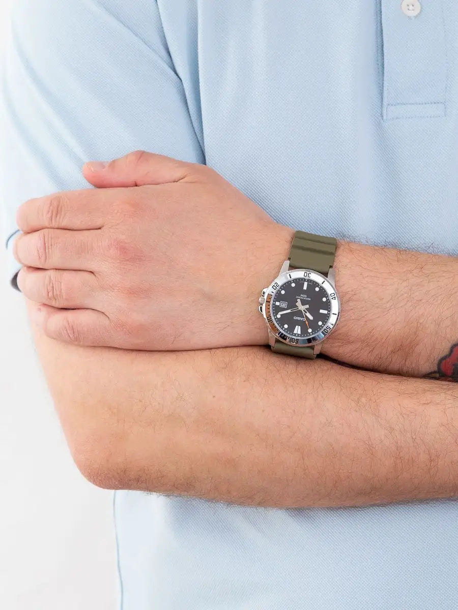 Casio Standard Analog Resin Strap Black Dial Quartz MTP-VD01-3E MTPVD01-3E Men's Watch