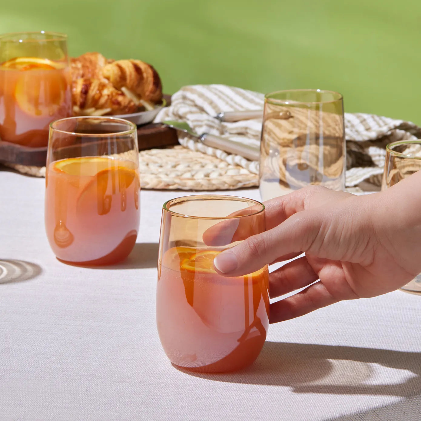 طقم كاراجا بارما إبريق و6 كاسات – 7 قطع كهرماني أنيق