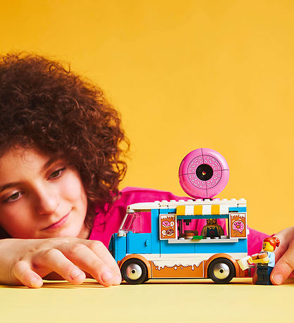 LEGO سيتي – شاحنة الدونات 60452 – 196 قطعة