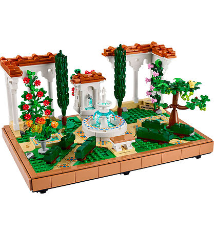 LEGO® Fountain Garden 10359 - حديقة نافورة 1302 قطعة