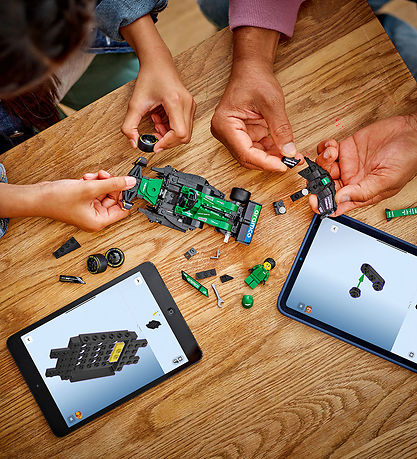 LEGO سبيد تشامبيونز - سيارة Formula 1 Aston Martin Aramco 77245