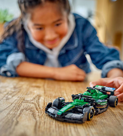 LEGO سبيد تشامبيونز - سيارة Formula 1 Aston Martin Aramco 77245