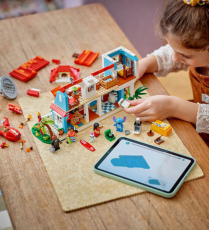 LEGO ديزني – منزل شاطئ ليلو وستيتش 43268 – 834 قطعة