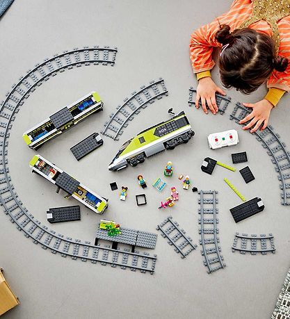 ليجو سيتي - قطار الركاب السريع 60337 مع محرك (764 قطعة)