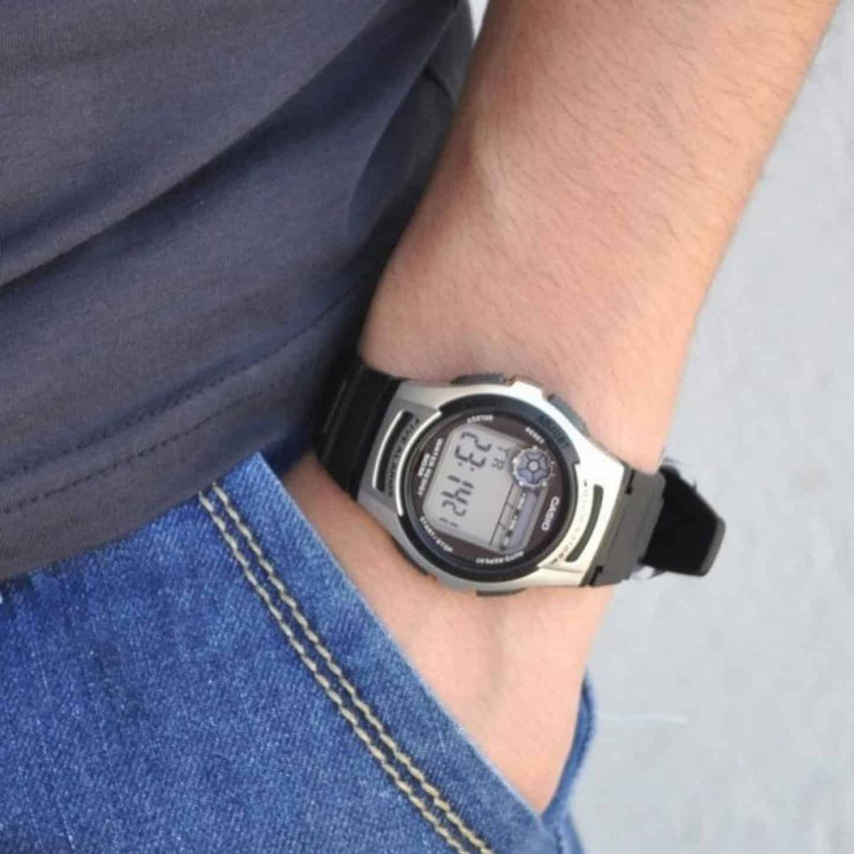 Casio Men's W213-1AVCF Basic Black and Silver Digital