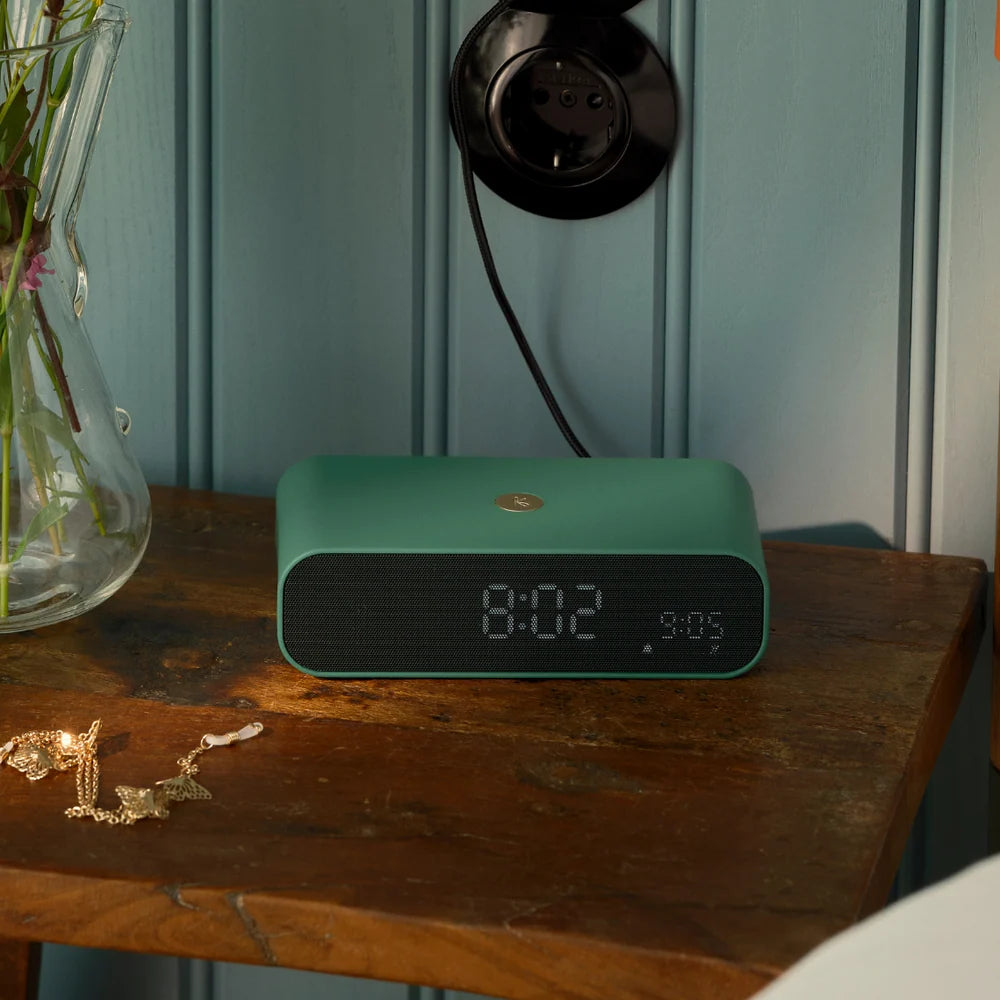 Kreafunk Wakie 4-in-1 Alarm Clock, Bluetooth Speaker, Wake-Up Light & 15W Wireless Charger – Nordic Green