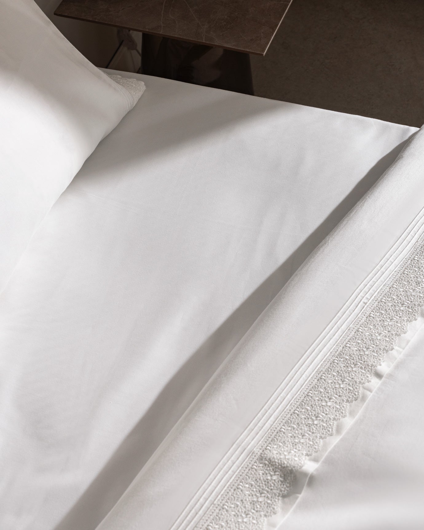 Magou Kıng Sıze Embroıdery Satın Duvet Cover Set - Madame Coco JO