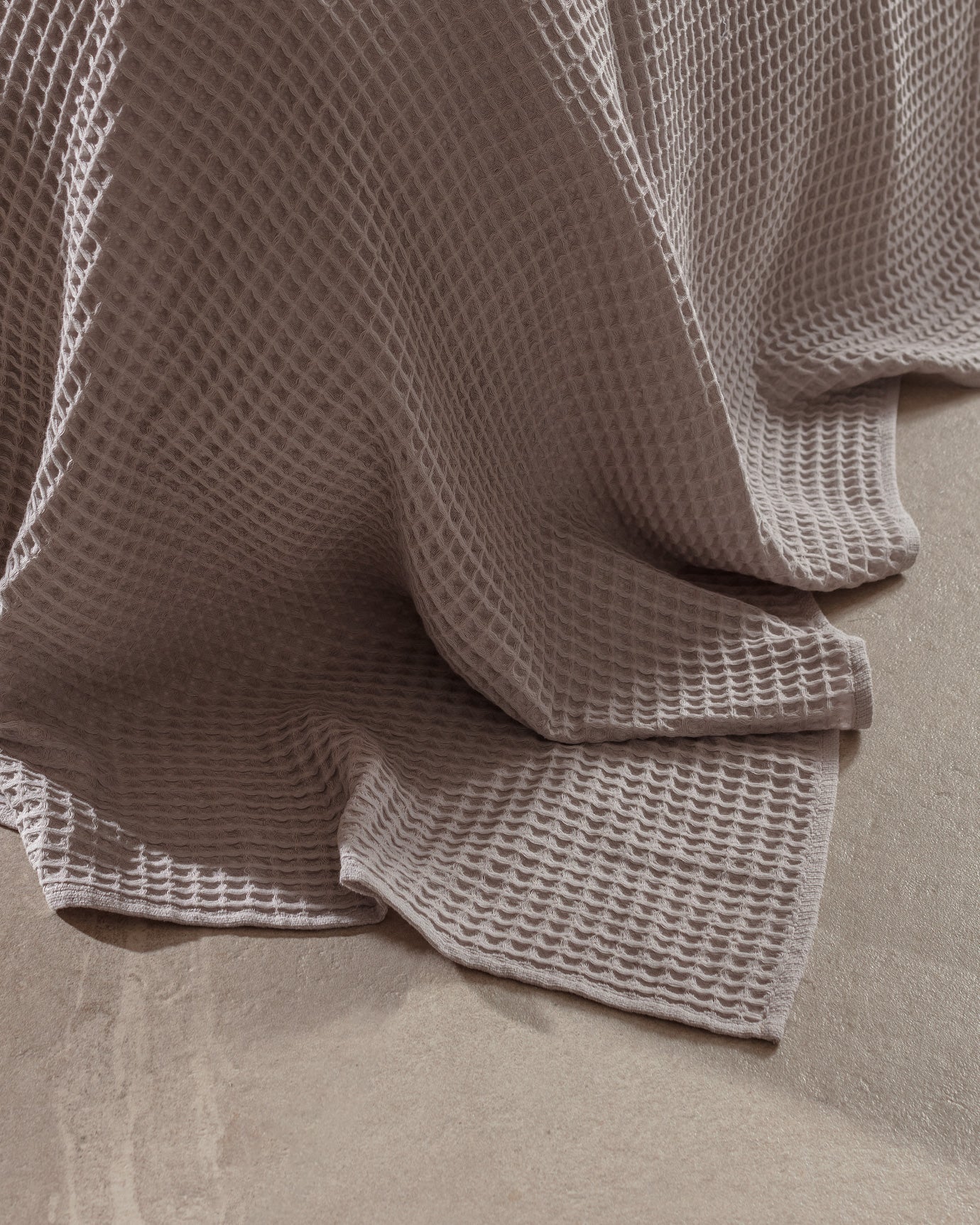 Avril Ecocell King Size Luxury Pique - Madame Coco JO