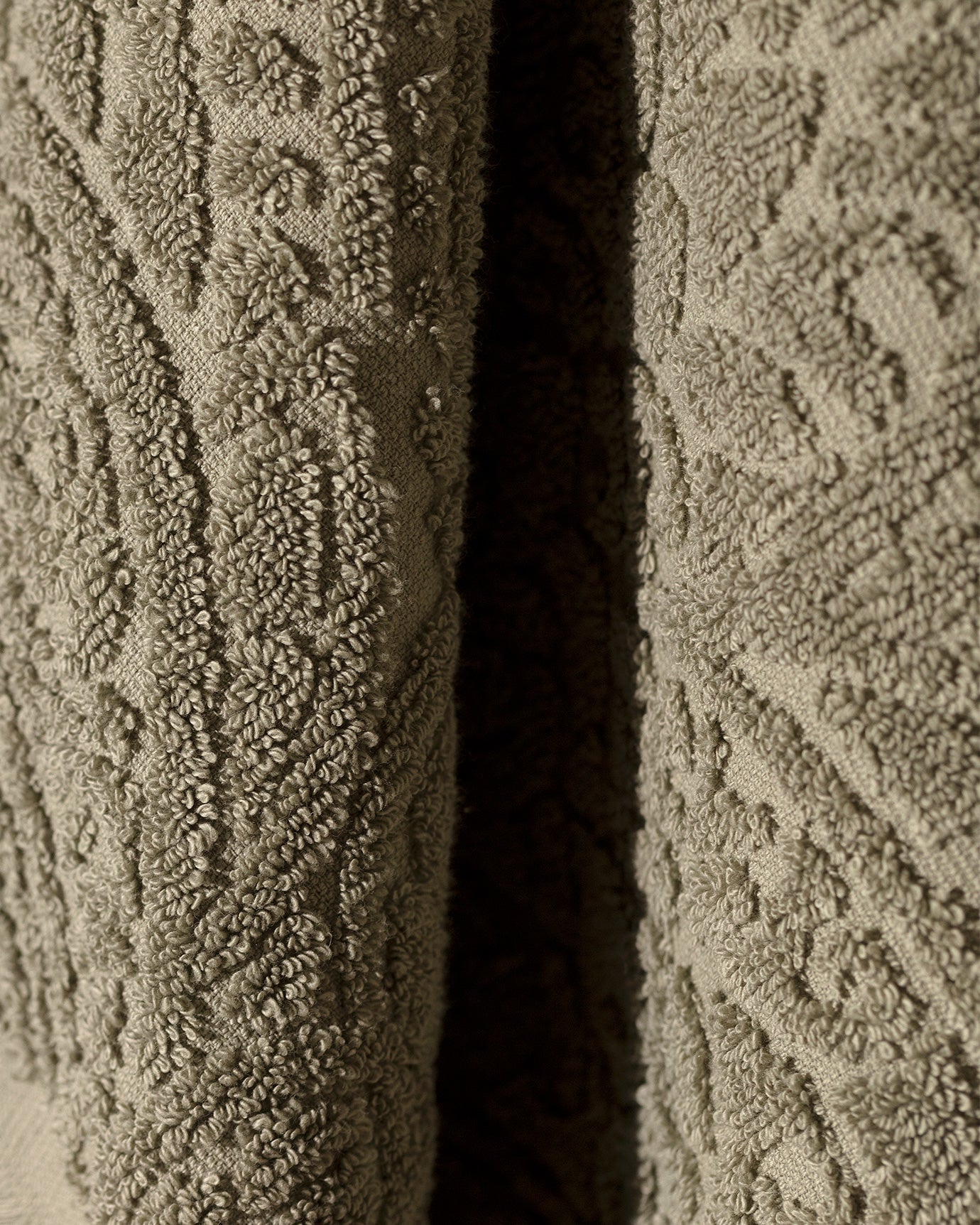 Bernay Bath Towel - Madame Coco JO