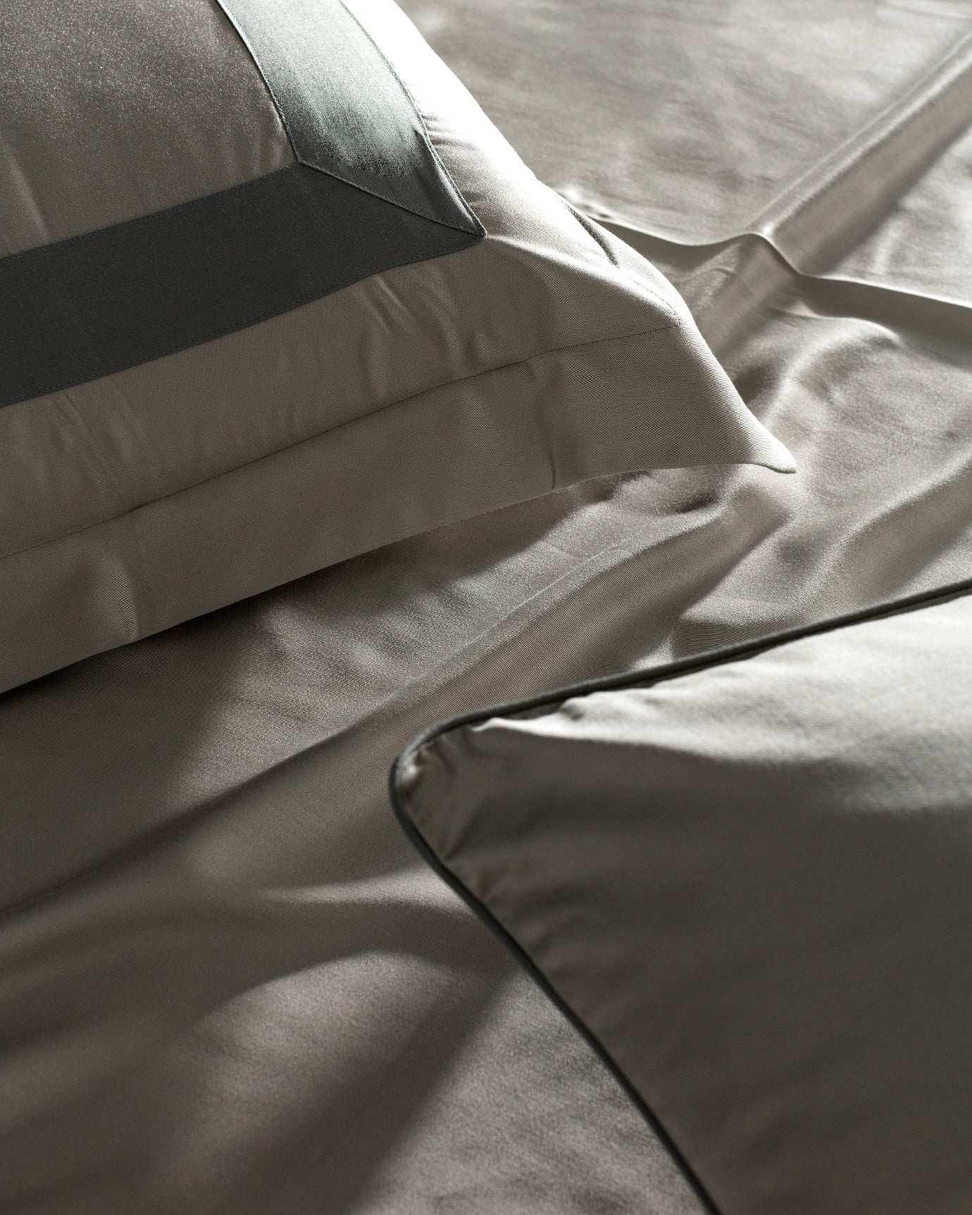 Samoa Double Size Bamboo Satin Duvet Cover Set - Madame Coco JO