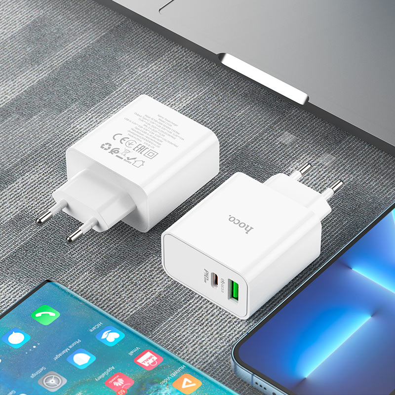 HOCO C113A Awesome Dual-Port PD65W + QC3.0 Wall Charger (EU)