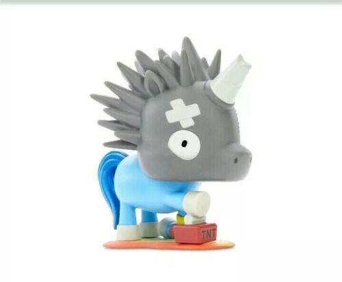 رحم الله أقواس قزح في قطع وحيد القرن الميت جو ك. بوم