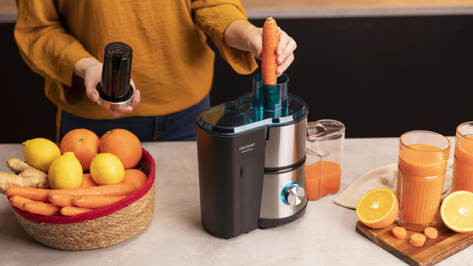 Cecotec Juice&Fresh 400 Titan Black 400W Centrifugal Juicer — Compact & Powerful