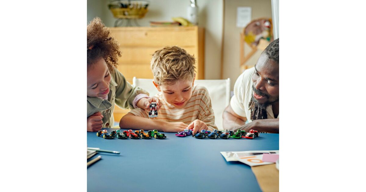 LEGO مينيفيجيرز سيارات فورمولا 1 71049 – مجموعة 12 قطعة