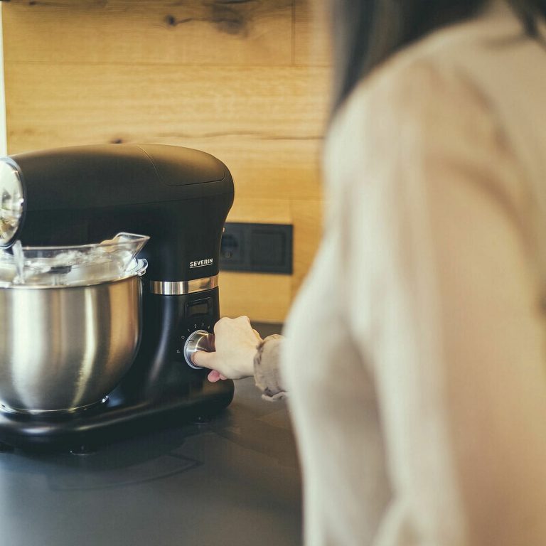 Severin Kitchen Robot – 1000W Power & 5.5L Capacity