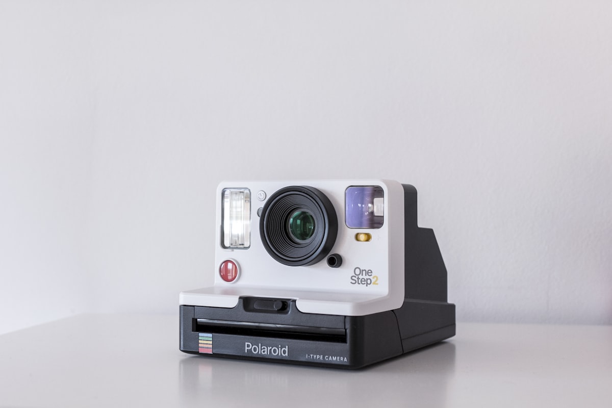 Fujifilm Instax Mini instant camera with photo prints – Instax Jordan 2026
