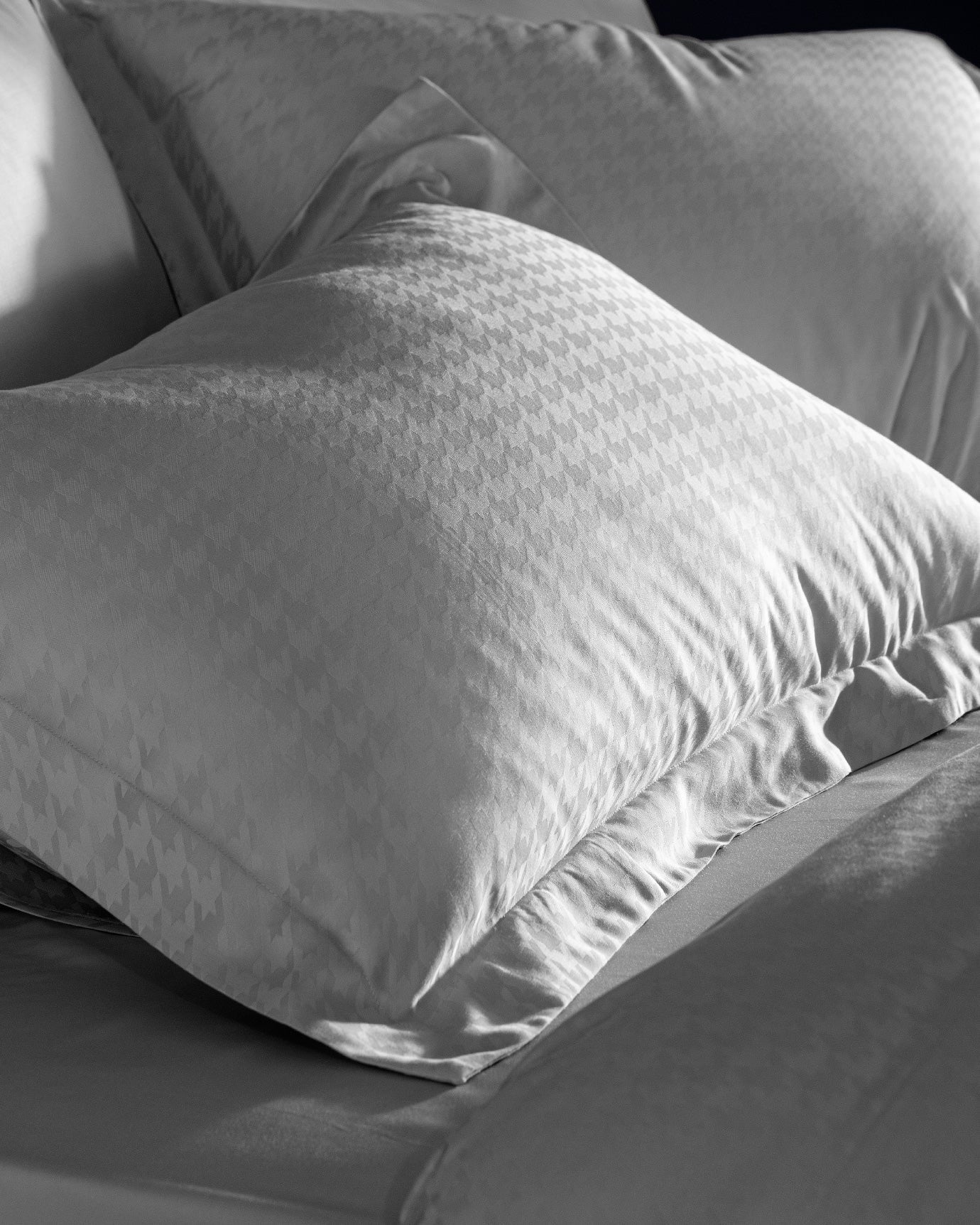 Lune Double Size Bamboo Satin Duvet Cover Set - Madame Coco JO