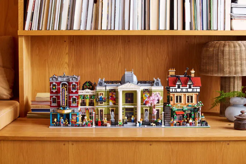 LEGO® Tudor Corner – Classic Modular Building Set