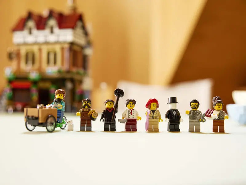 LEGO® Tudor Corner – Classic Modular Building Set