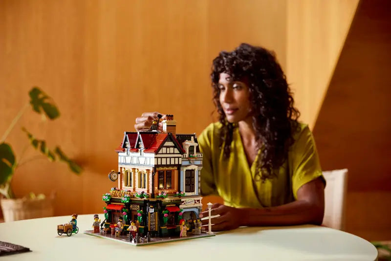 LEGO® Tudor Corner – Classic Modular Building Set