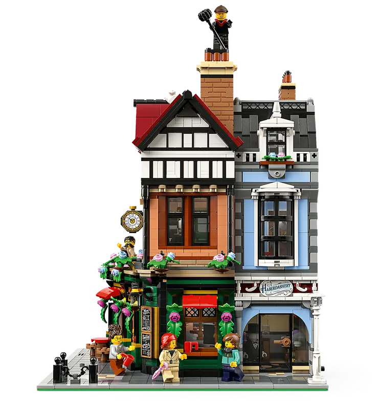 LEGO® Tudor Corner – Classic Modular Building Set