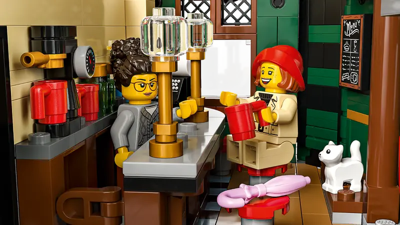 LEGO® Tudor Corner – Classic Modular Building Set