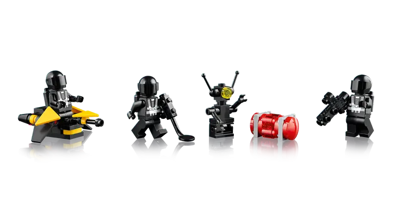 LEGO Blacktron Renegade – Classic Space Collection