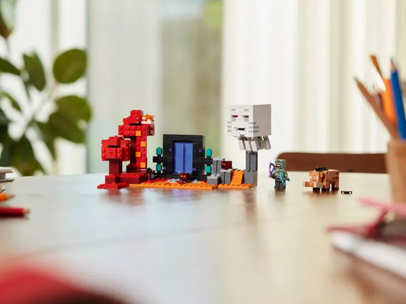 LEGO® Minecraft - The Nether Portal Ambush