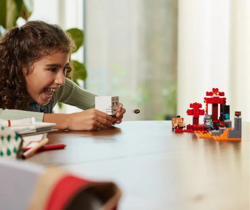 LEGO® Minecraft - The Nether Portal Ambush