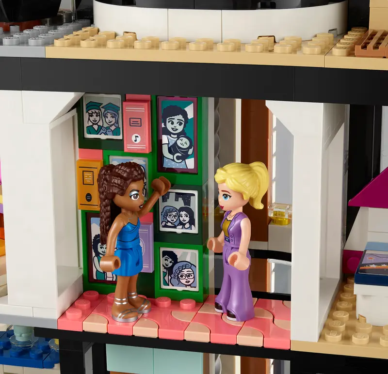 LEGO® Friends - Andrea's Modern Mansion 42639