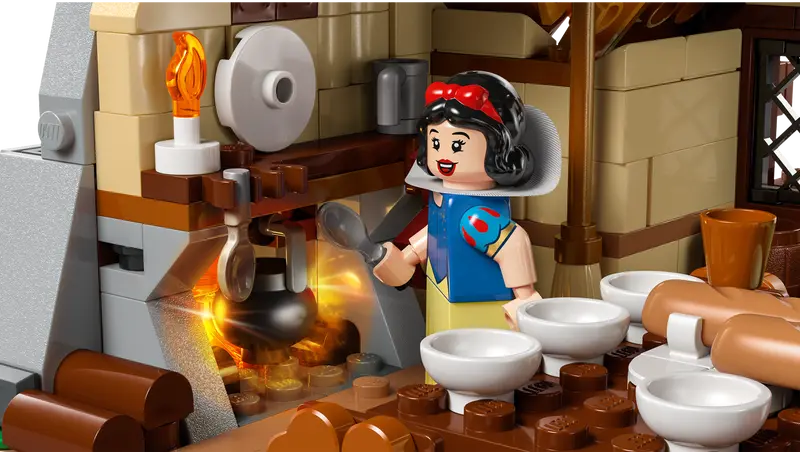 LEGO® Disney - Snow White and the Seven Dwarfs' Cottage