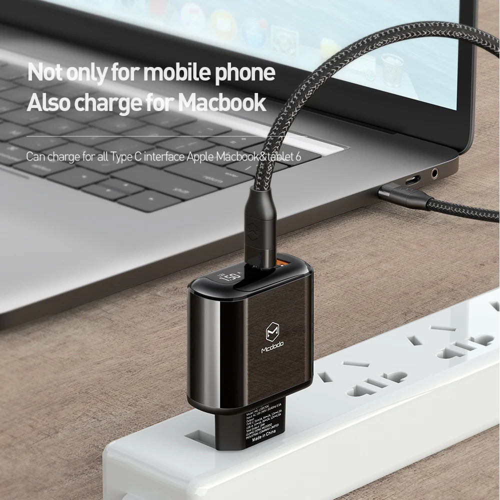 Mcdodo 20W PD3.0 Fast Charger with Digital Display & USB C to Lightning - Black